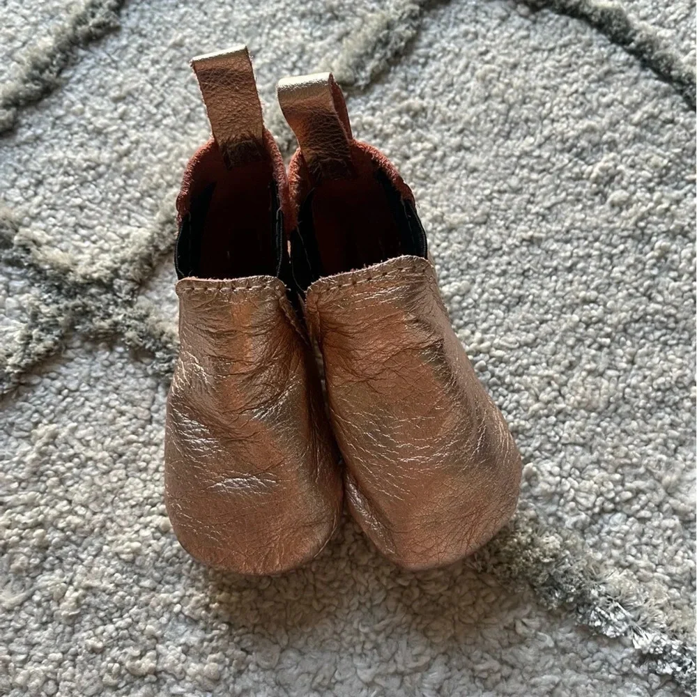 Freshly Picked shoes metallic pink leather moccasins 4 / 7